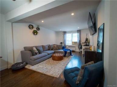 Main picture of 154 Ravine Ave