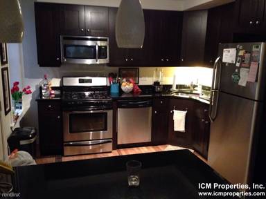 Main picture of 3808 N Sheffield Ave