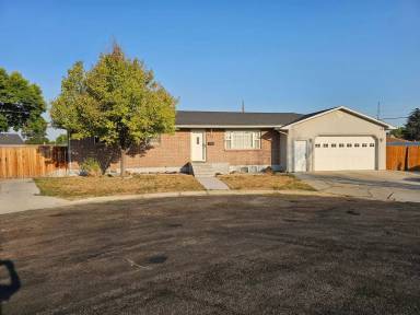 Main picture of 651 Madison Cir