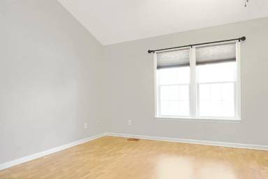 Main picture of 112 Louise Pl
