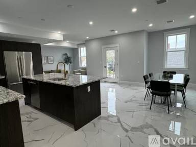 Main picture of 32 Pearl St