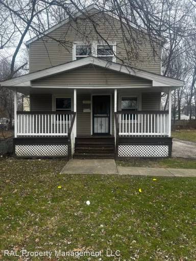 Main picture of 3043 E 125th St