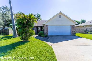Main picture of 326 Sailfish Cir