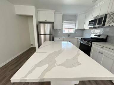 Main picture of 11639 Menlo Ave