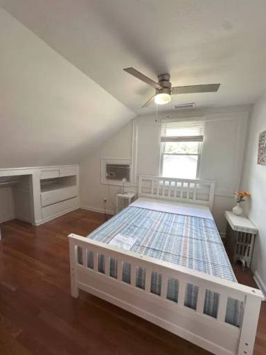 Main picture of 303 N Delphine Ave