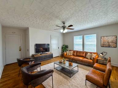 Main picture of 1319 Grand Ave