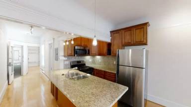 Main picture of 624 Shrader St