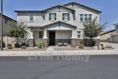 Main picture of 68 E Constitution Dr
