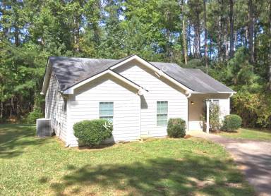 Main picture of 10117 Flat Shoals Rd SW