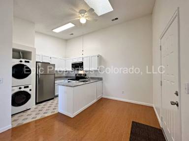 Main picture of 942 S Dearborn Way