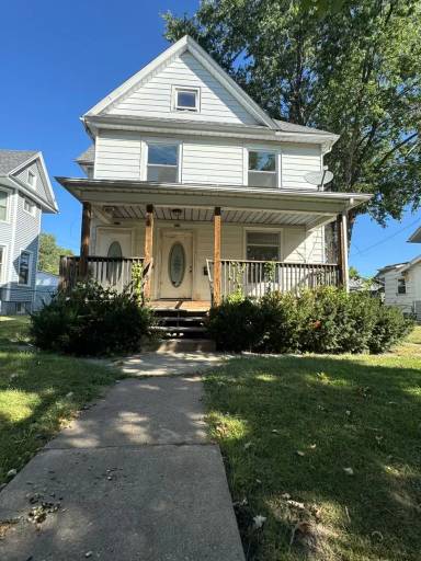 Main picture of 814 E High St