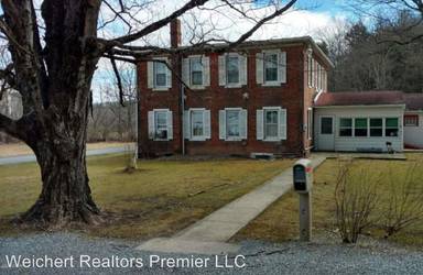Main picture of 557 Rock Rd