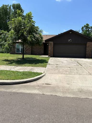 Main picture of 214 Falcon Ct