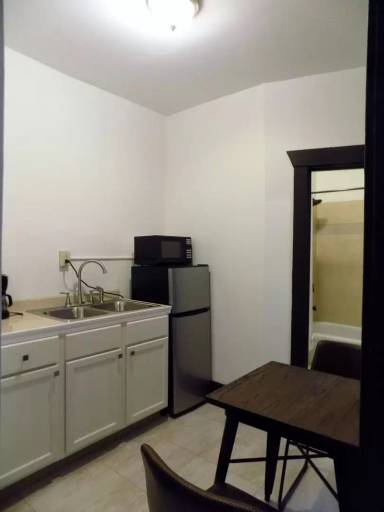 Main picture of 115 N Main St