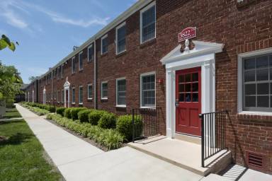 Main picture of Clarendon Court