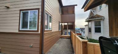 Main picture of 3521 Oakes Ave