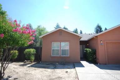 Main picture of 634 Pearl Pl