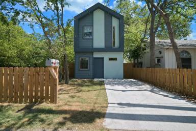 Main picture of 1105 Torreon St