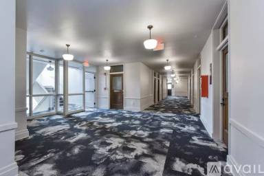 Main picture of 30 S Stolp Ave