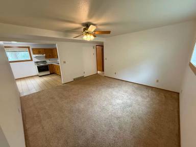Main picture of 500 7th St NE