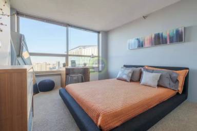 Main picture of 699 W Madison