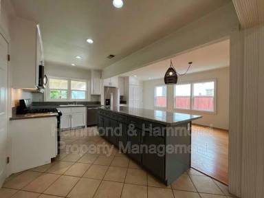 Main picture of 4316 Greenbush Ave