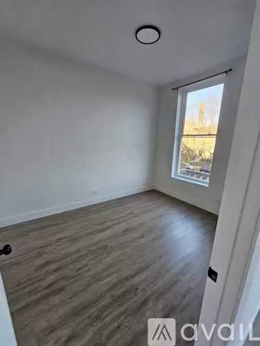 Main picture of 6414 S Greenwood Ave