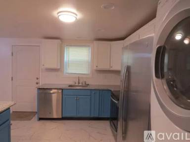 Main picture of 5518 Oak Ave