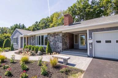 Main picture of 21 Hillcrest Dr