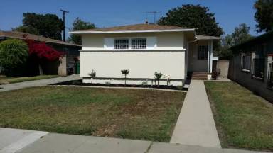 Main picture of 1341 S Baker St