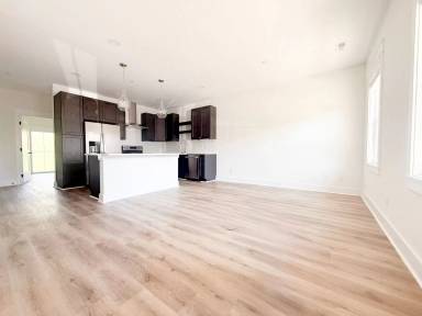 Main picture of 1337 Meridian St