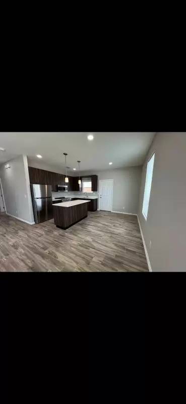 Main picture of 3801 Walnut Ave