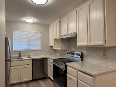 Main picture of 3095 Rosemont Dr