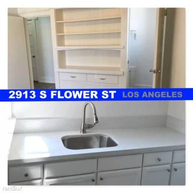 Main picture of 2913 S Flower St