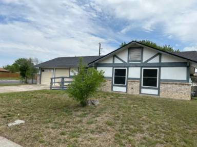 Main picture of 5622 Forest Lake St