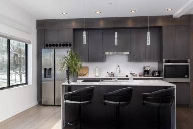 Main picture of 51 Eva Ln