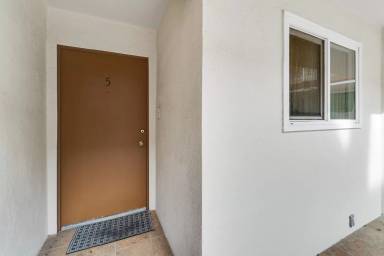 Main picture of 691 Levering Ave