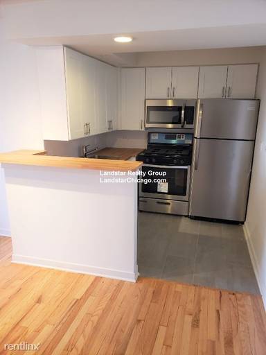 Main picture of 6972 N Sheridan Rd