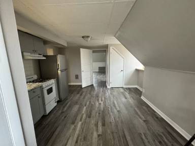 Main picture of 326 S Graham St