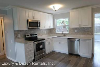 Main picture of 10821 Freedom Blvd
