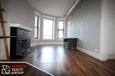 Main picture of 2845 N Orchard St