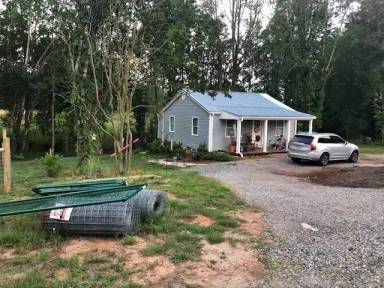Main picture of 175 Brotherton Rd