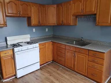 Main picture of 119 Woodlawn Ave