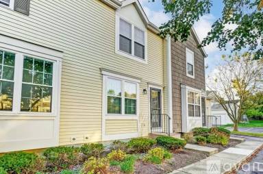 Main picture of 5135 Singleton Dr