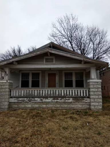Main picture of 1912 S Broadway Ave