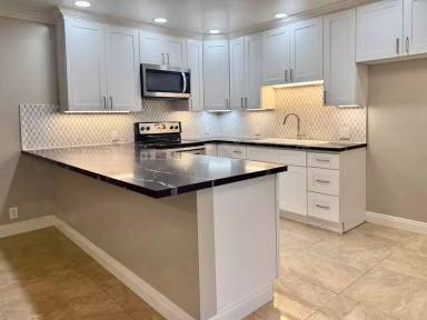 Main picture of 325 Olive Ave