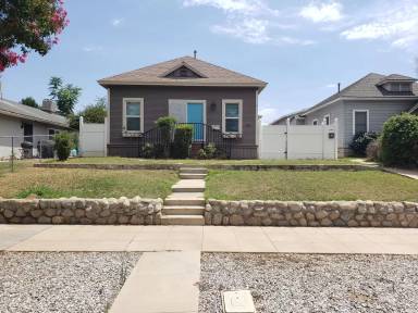 Main picture of 810 E Colton Ave