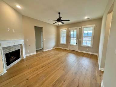 Main picture of 582 Bolivar Dr