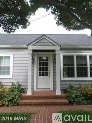 Main picture of 311 Holly St