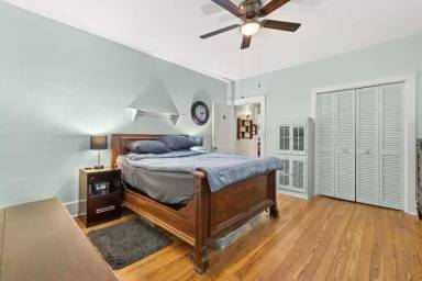 Main picture of 702 N Swinton Ave